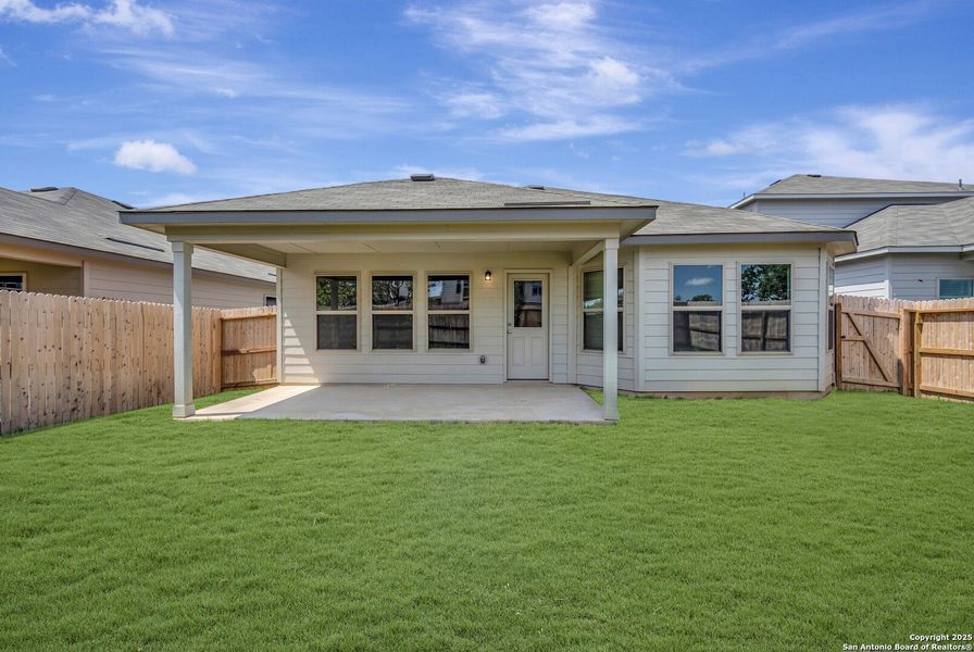 Exterior details and patio area of a home in Mesquite Ridge, San Antonio (Image 13). Exterior details and patio area of a home in Mesquite Ridge, San Antonio (Image 13).