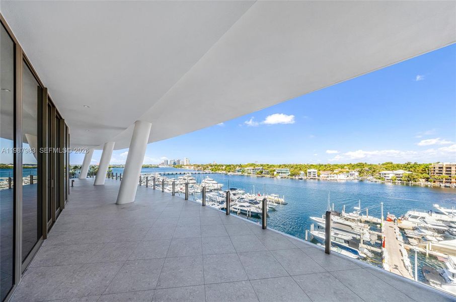 Condo located in Miami, FL showcasing its design and architecture (Image 31).