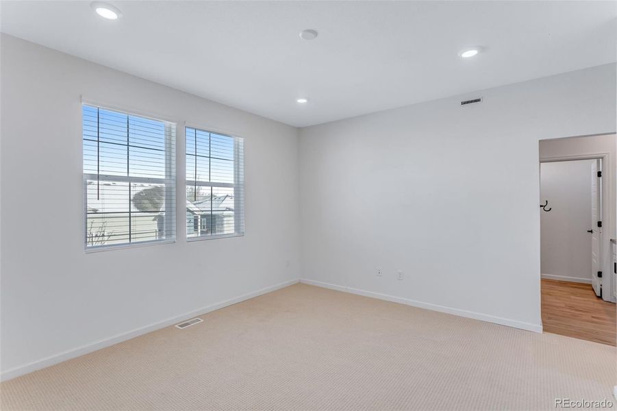 Spacious, unfurnished interior of a new home in Westside Crossing, Berthoud (Image 19).