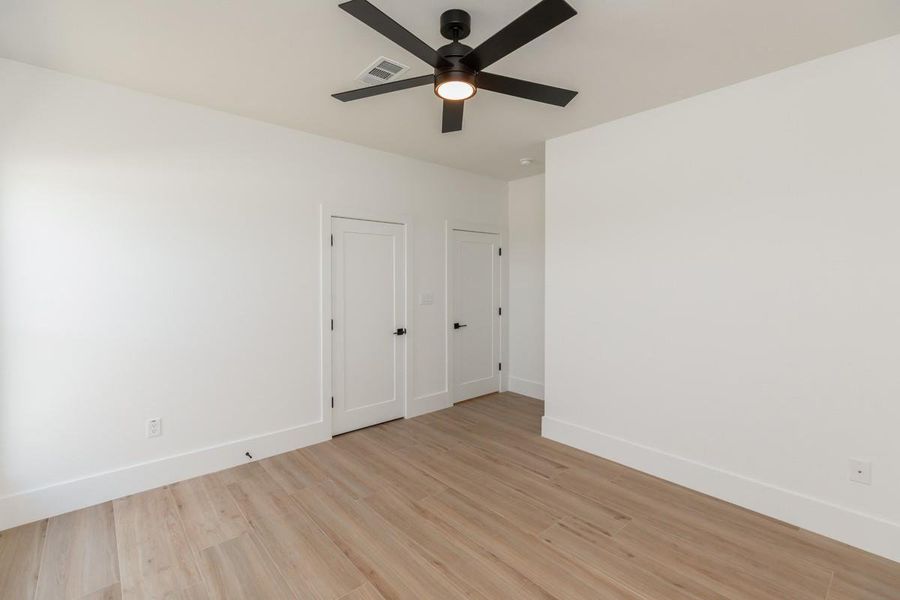 Spacious, unfurnished interior of a new home in , Beaumont (Image 28).