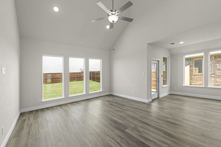 Spacious, unfurnished interior of a new home in Elevon, Lavon (Image 16).