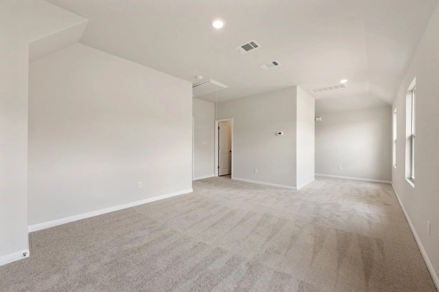 Spacious, unfurnished interior of a new home in La Cima, San Marcos (Image 25).