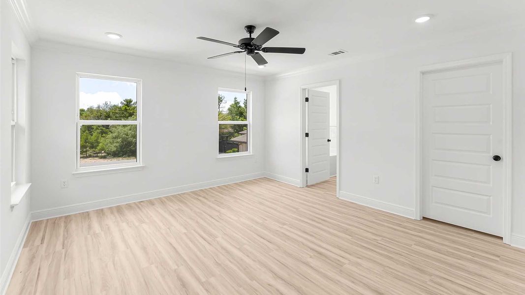Spacious, unfurnished interior of a new home in Sanctuary Beach, Panama City Beach (Image 20).
