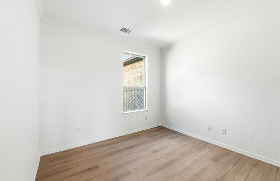 Spacious, unfurnished interior of a new home in Crescent Bluff, Georgetown (Image 50).