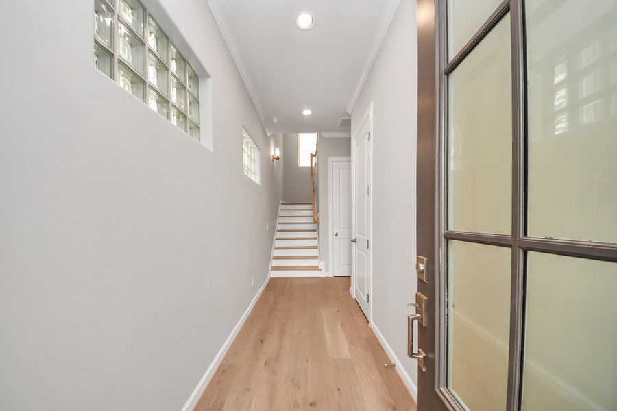 Welcoming entry featuring high ceilings and designer finishes throughout. Welcoming entry featuring high ceilings and designer finishes throughout.