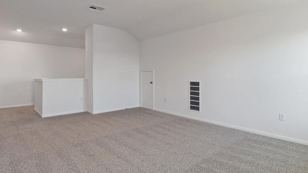 Spacious, unfurnished interior of a new home in Bar W Ranch, Leander (Image 15).