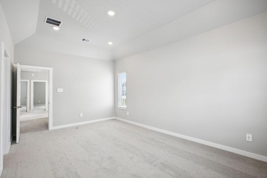 Spacious, unfurnished interior of a new home in Spring Brook Village - City Series, Houston (Image 25).