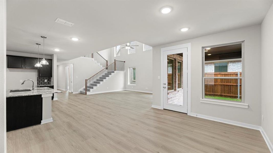 12. 1432 Waterford - Dining