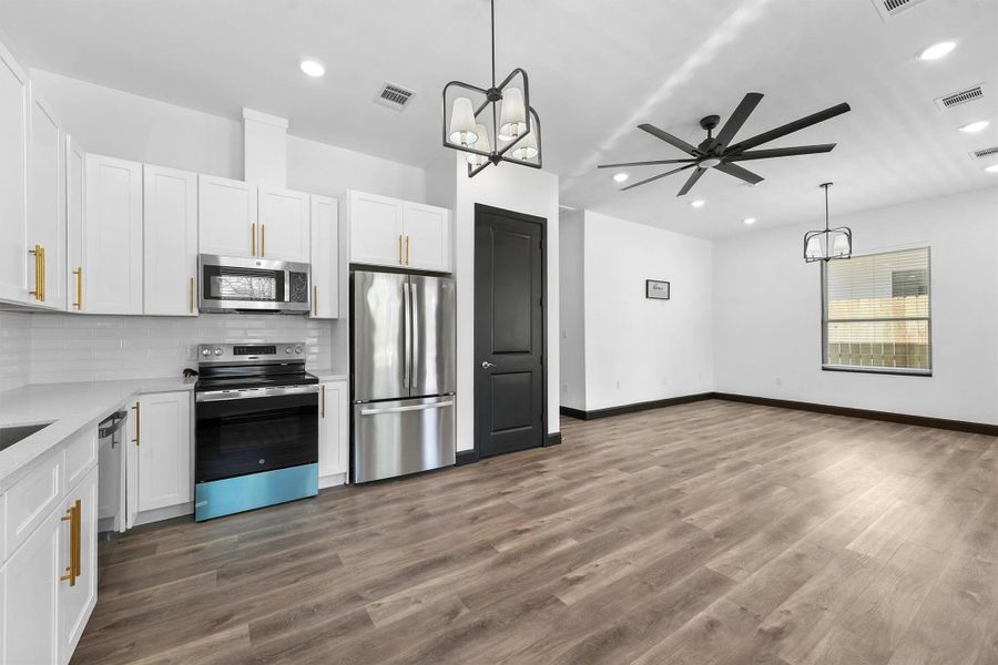 Image 21 of a home in .