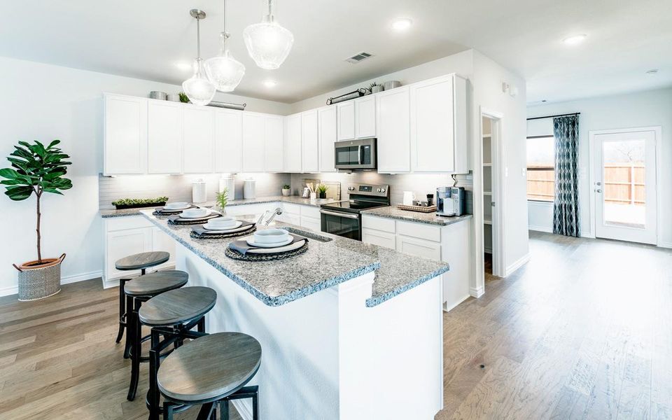 Furnished interior view inside a new home in Steed Landing, Texas City (Image 8).