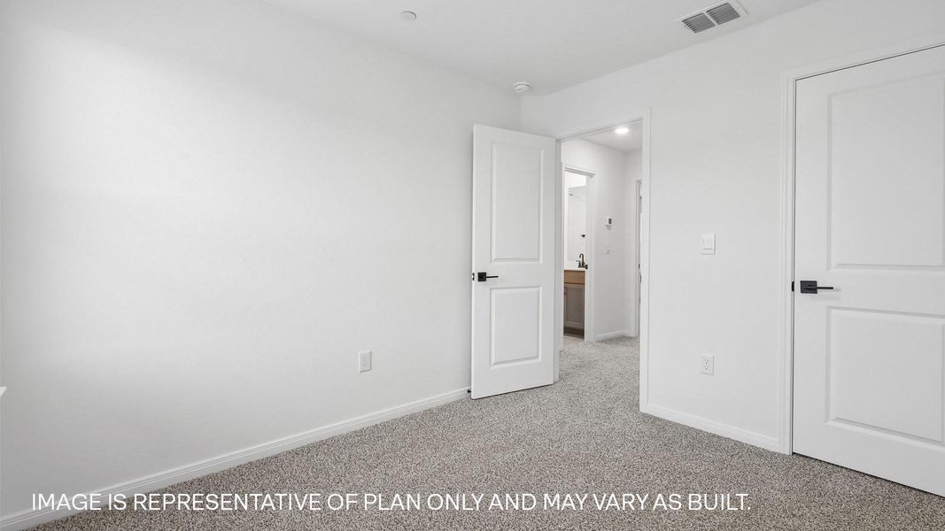 Spacious, unfurnished interior of a new home in Avery Centre, Round Rock (Image 20).