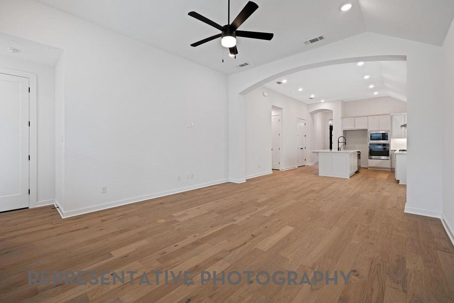 Spacious, unfurnished interior of a new home in Wolf Ranch, Georgetown (Image 12).