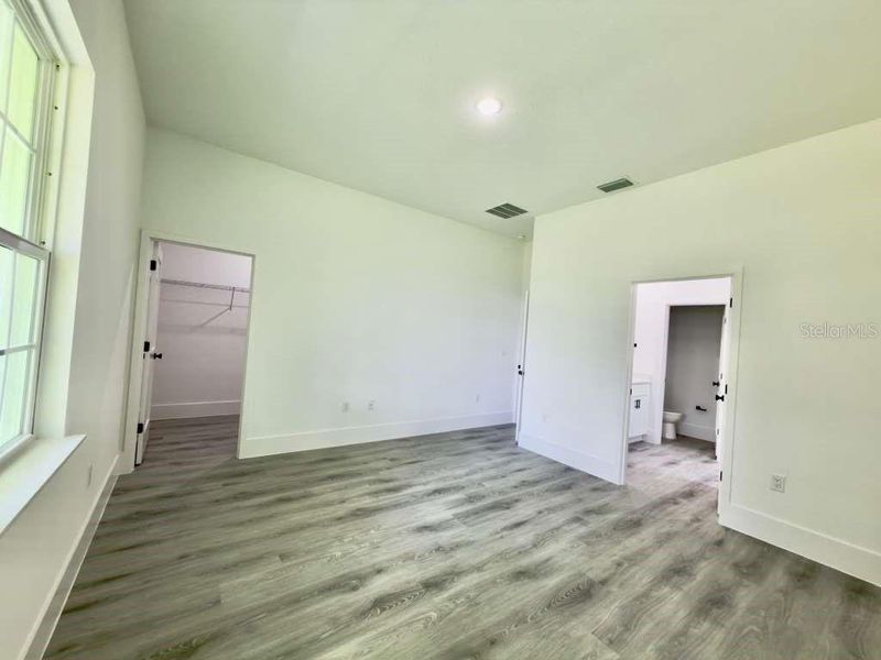 Spacious, unfurnished interior of a new home in , Ocala (Image 49).