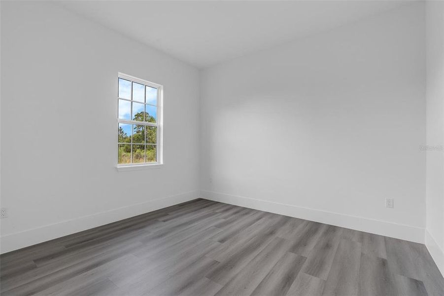 Spacious, unfurnished interior of a new home in , Ocala (Image 27).