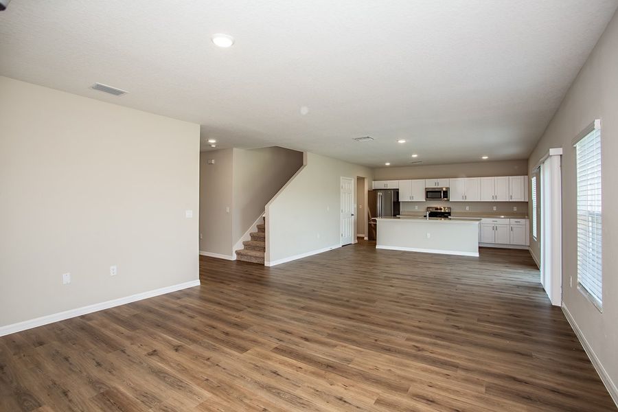 Spacious, unfurnished interior of a new home in Crosswinds, Haines City (Image 11).