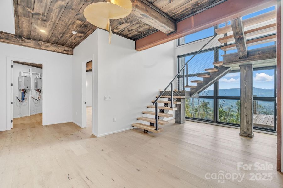 Spacious, unfurnished interior of a new home in , Banner Elk (Image 14).