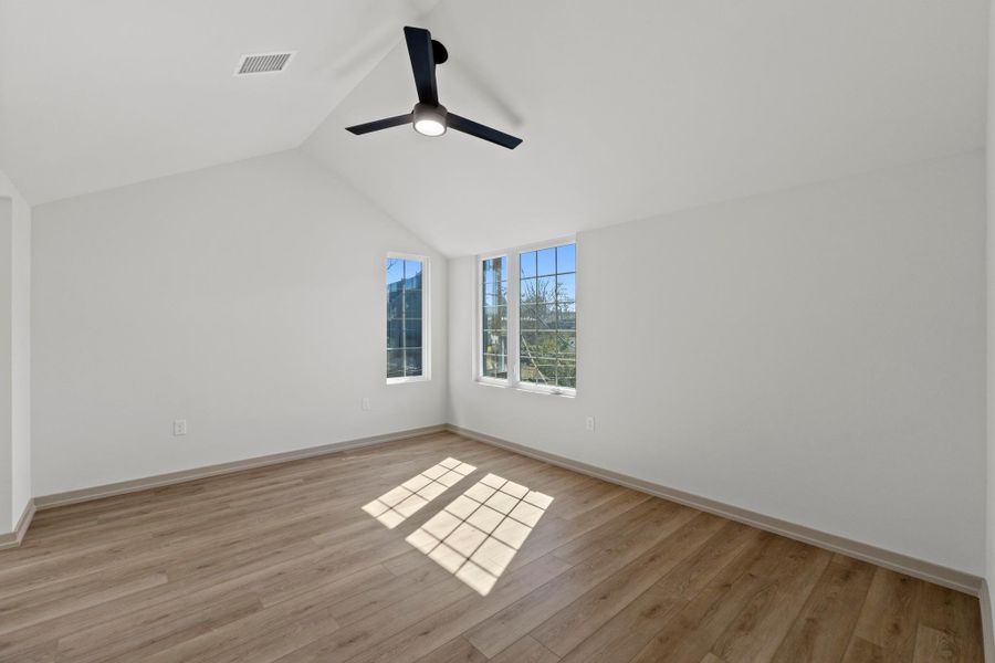 Spacious, unfurnished interior of a new home in , Austin (Image 24).