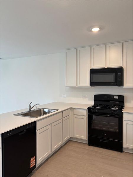 Furnished interior view inside a new home in Binford Creek, Waller (Image 5).