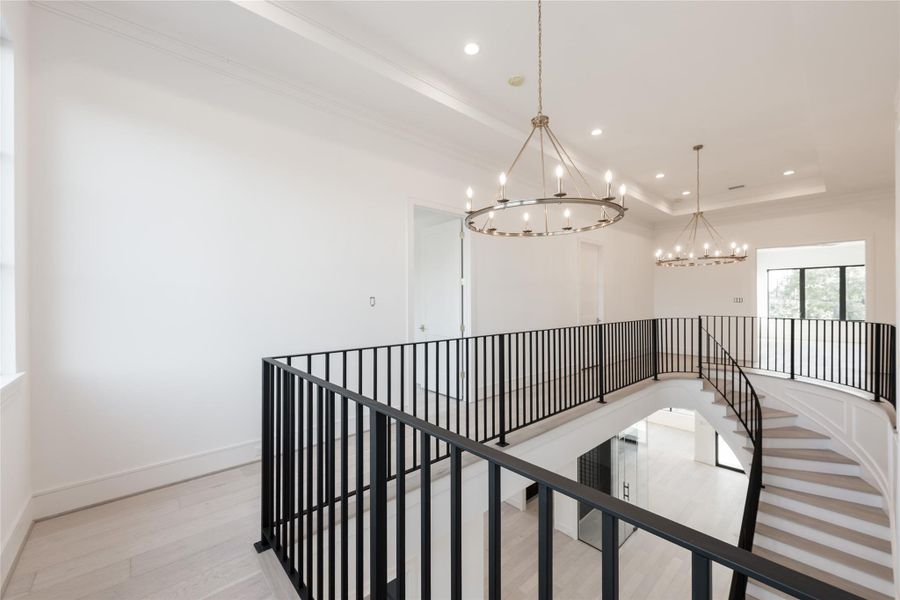 Spacious, unfurnished interior of a new home in , Bellaire (Image 20).