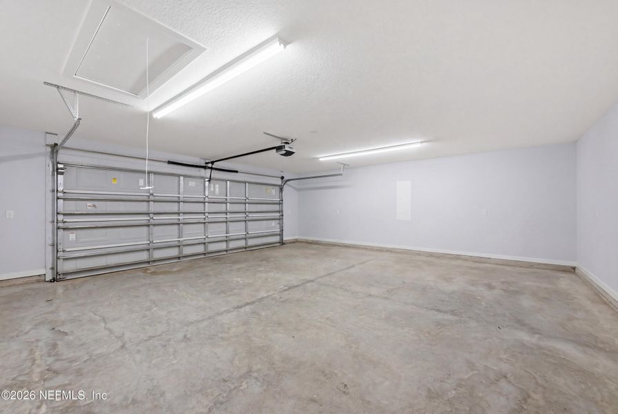 Spacious, unfurnished interior of a new home in , Palatka (Image 13).