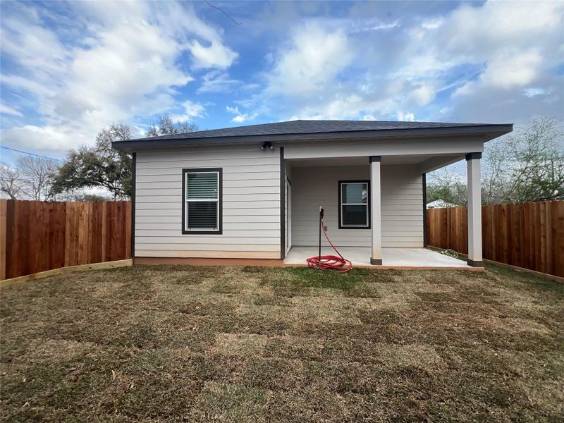 Exterior details and patio area of a home in , Richmond (Image 23).
