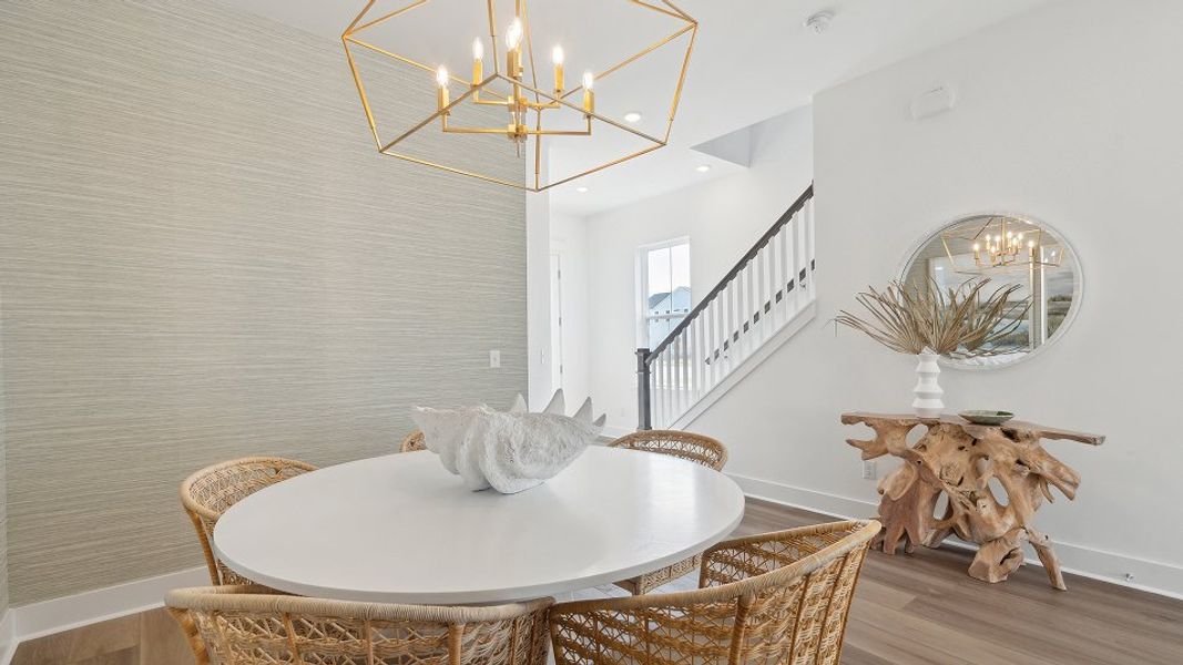 2855 Fletcher Dining 4of5 F1 8 6 25 2855 Fletcher Dining 4of5 F1 8 6 25