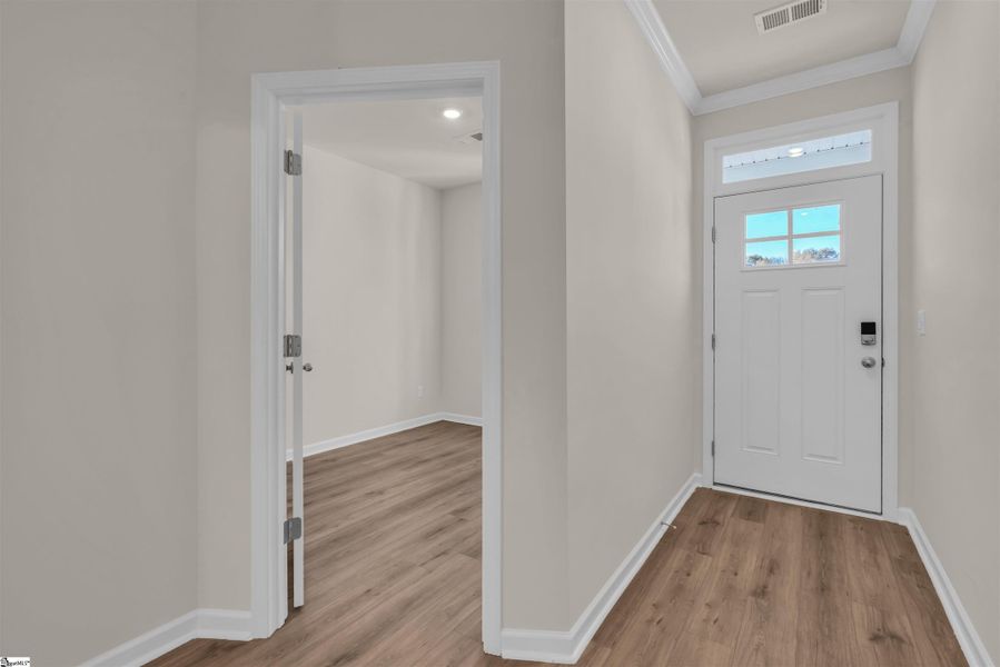 Spacious, unfurnished interior of a new home in Halton Oaks, Spartanburg (Image 10).