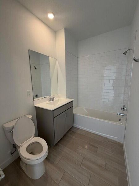 3772-harborside Ave Bathroom 2