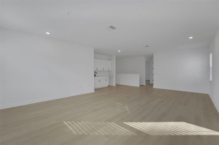 Spacious, unfurnished interior of a new home in Palms at Windermere, Windermere (Image 38).