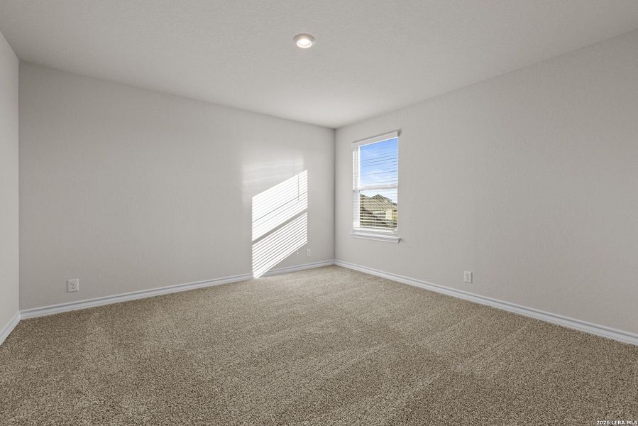 Spacious, unfurnished interior of a new home in Redbird Ranch, San Antonio (Image 16).