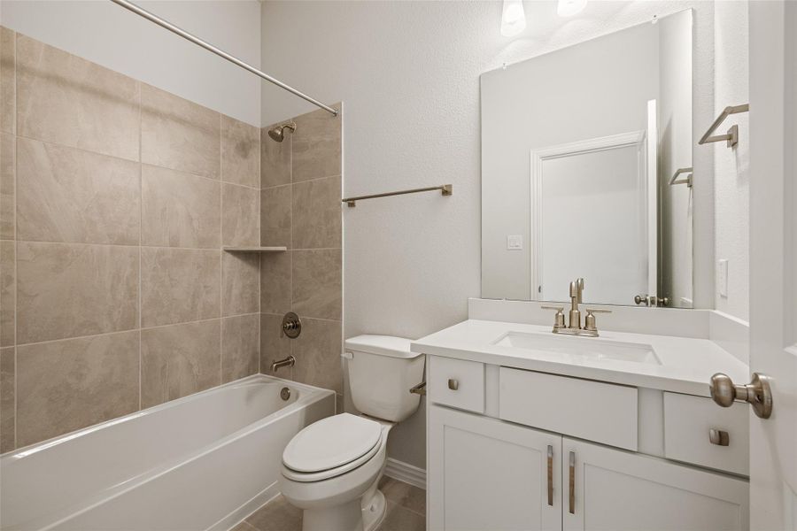 Furnished interior view inside a new home in River Ranch, Dayton (Image 12).