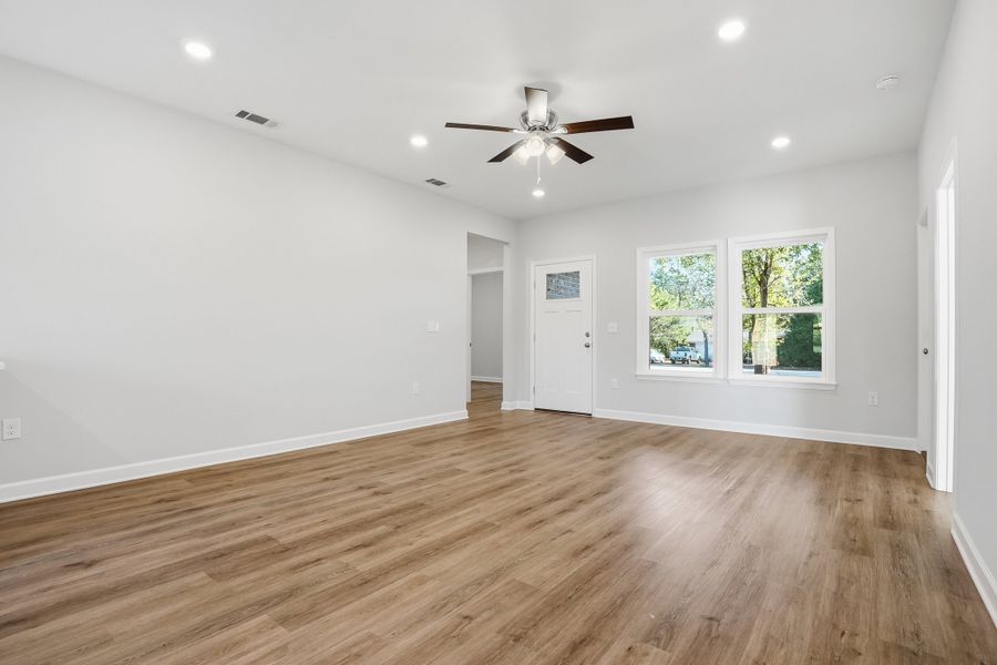 Spacious, unfurnished interior of a new home in , Crestview (Image 20).