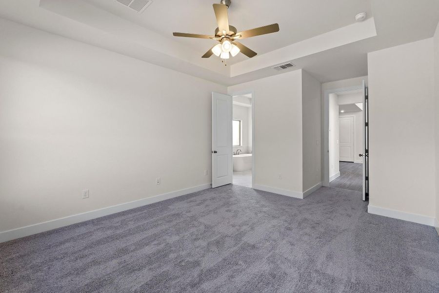 Spacious, unfurnished interior of a new home in Parmer Ranch, Georgetown (Image 21).