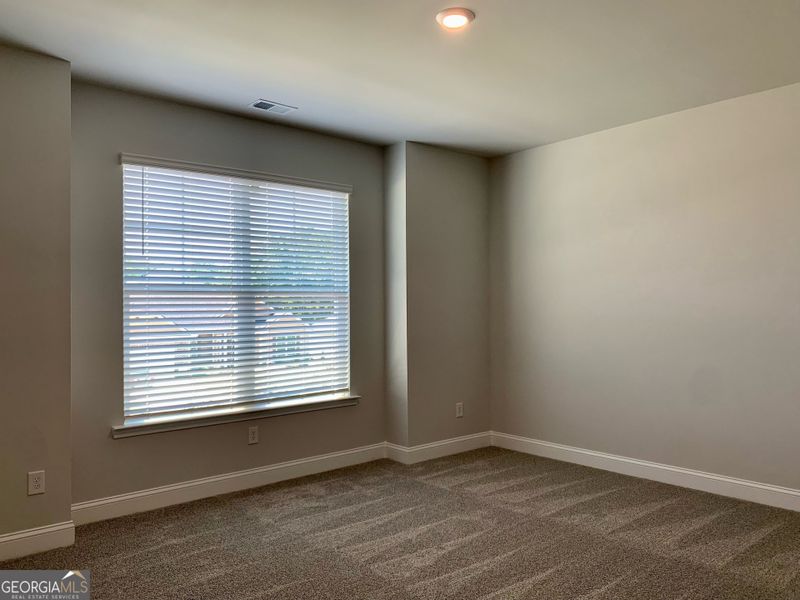 Spacious, unfurnished interior of a new home in Barrington Place, Macon (Image 6).