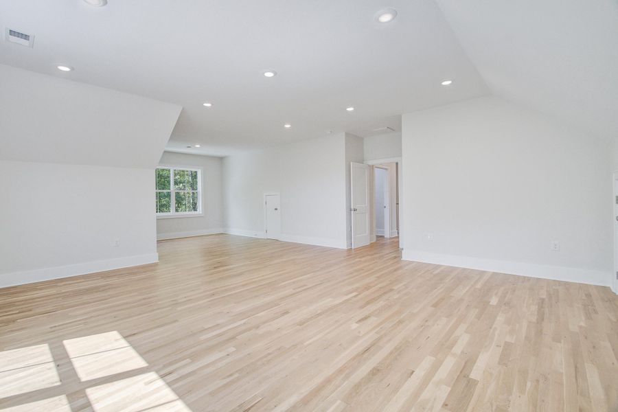 Spacious, unfurnished interior of a new home in , Mount Pleasant (Image 39).