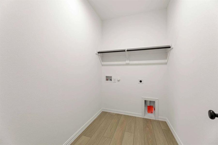 Spacious, unfurnished interior of a new home in Monticello Park, Princeton (Image 26).