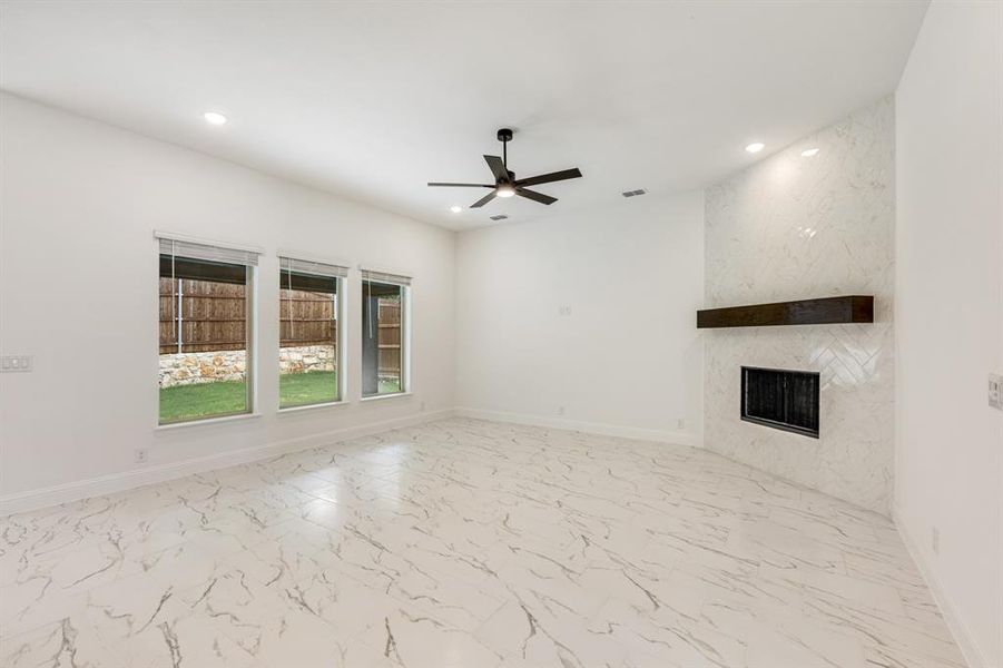 Spacious, unfurnished interior of a new home in Ridgepoint, Midlothian (Image 35).