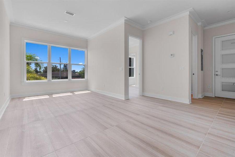 Spacious, unfurnished interior of a new home in , Apollo Beach (Image 27).