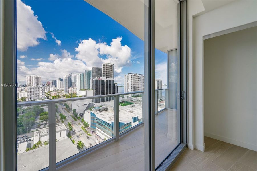 Condo located in Miami, FL showcasing its design and architecture (Image 17).