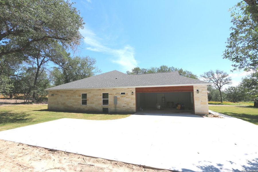 Exterior details and patio area of a home in , La Vernia (Image 21).