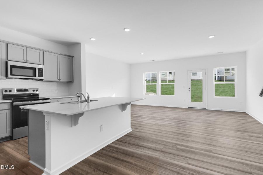 5_Dining Area