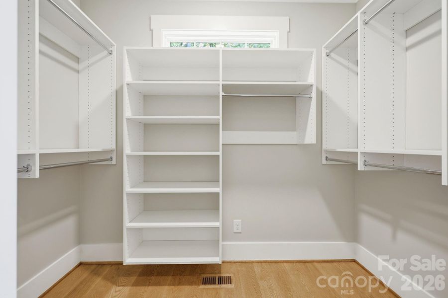 Spacious, unfurnished interior of a new home in , Lewisville (Image 36).