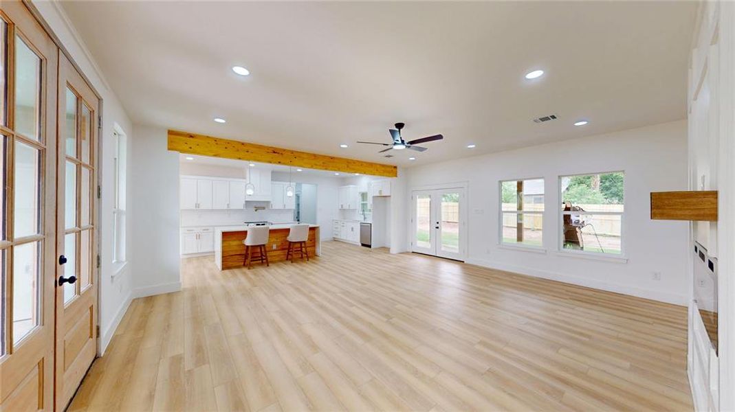 Spacious, unfurnished interior of a new home in , Weatherford (Image 19).
