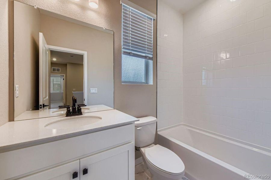 2ND FULL BATHROOM 2ND FULL BATHROOM