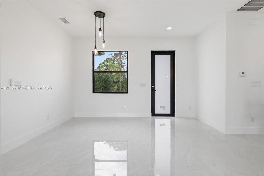 Spacious, unfurnished interior of a new home in , Lehigh Acres (Image 25).