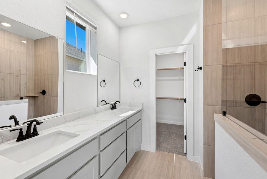 Furnished interior view inside a new home in Mayfair, New Braunfels (Image 6).