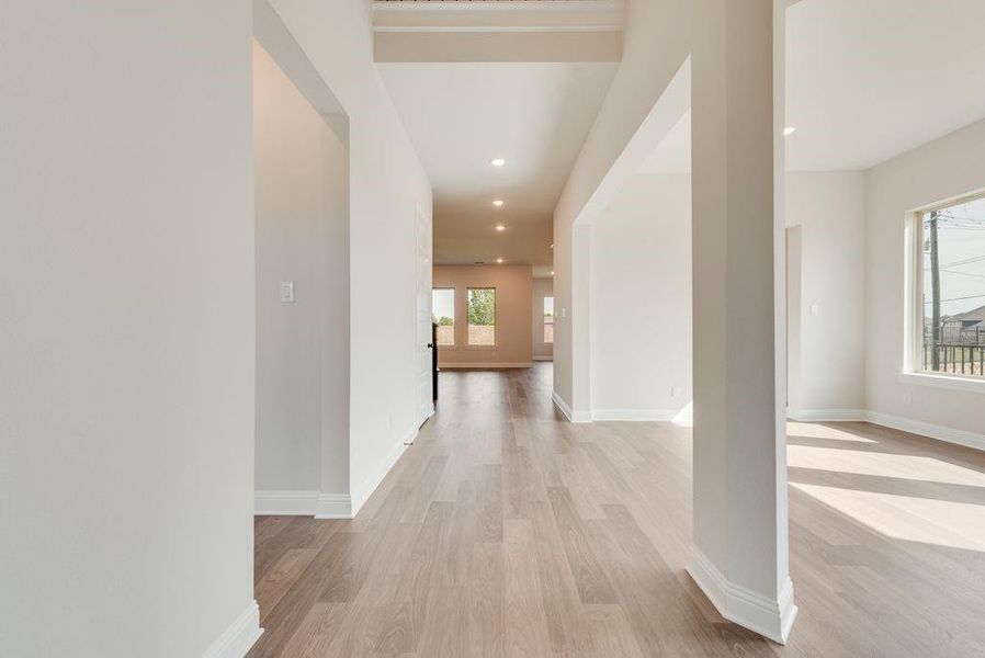 Spacious, unfurnished interior of a new home in Villages of Creekwood, Frisco (Image 36).