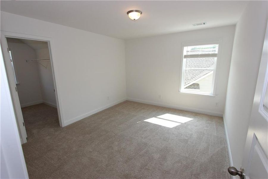 Spacious, unfurnished interior of a new home in Clark Farms, Flowery Branch (Image 8).