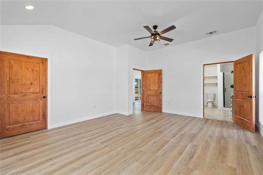 Spacious, unfurnished interior of a new home in , Brownwood (Image 11).