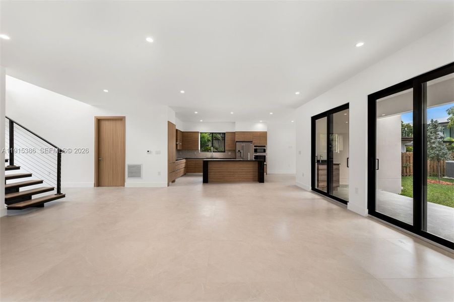 Spacious, unfurnished interior of a new home in , Miami (Image 30).